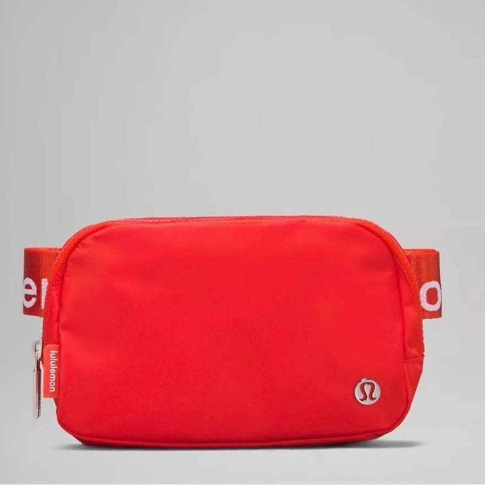 RARE LULULEMON Everywhere Belt Bag solar orange / white